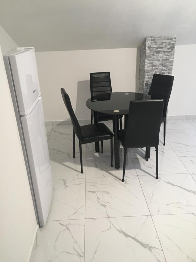Sunshine Apartments كارلوباغ المظهر الخارجي الصورة