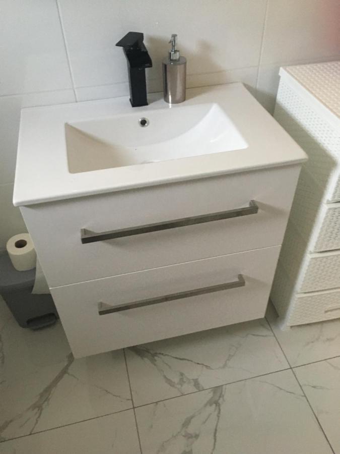 Sunshine Apartments كارلوباغ المظهر الخارجي الصورة