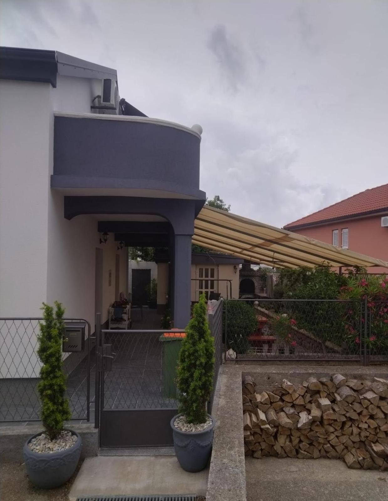 Sunshine Apartments كارلوباغ المظهر الخارجي الصورة
